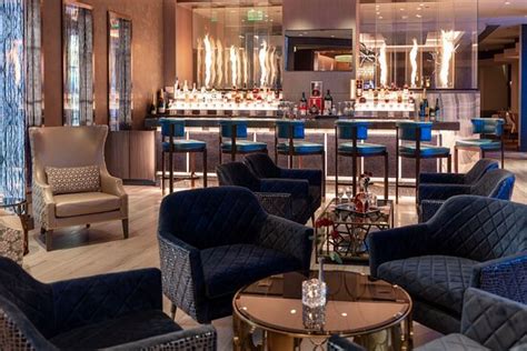 Monarch chophouse reviews  The definition of class and elegance, our Chophouse Lounge radiates style with a full range of top shelf liqueurs and spirits, plus an assortment of wine that would make Bacchus himself weep with envy